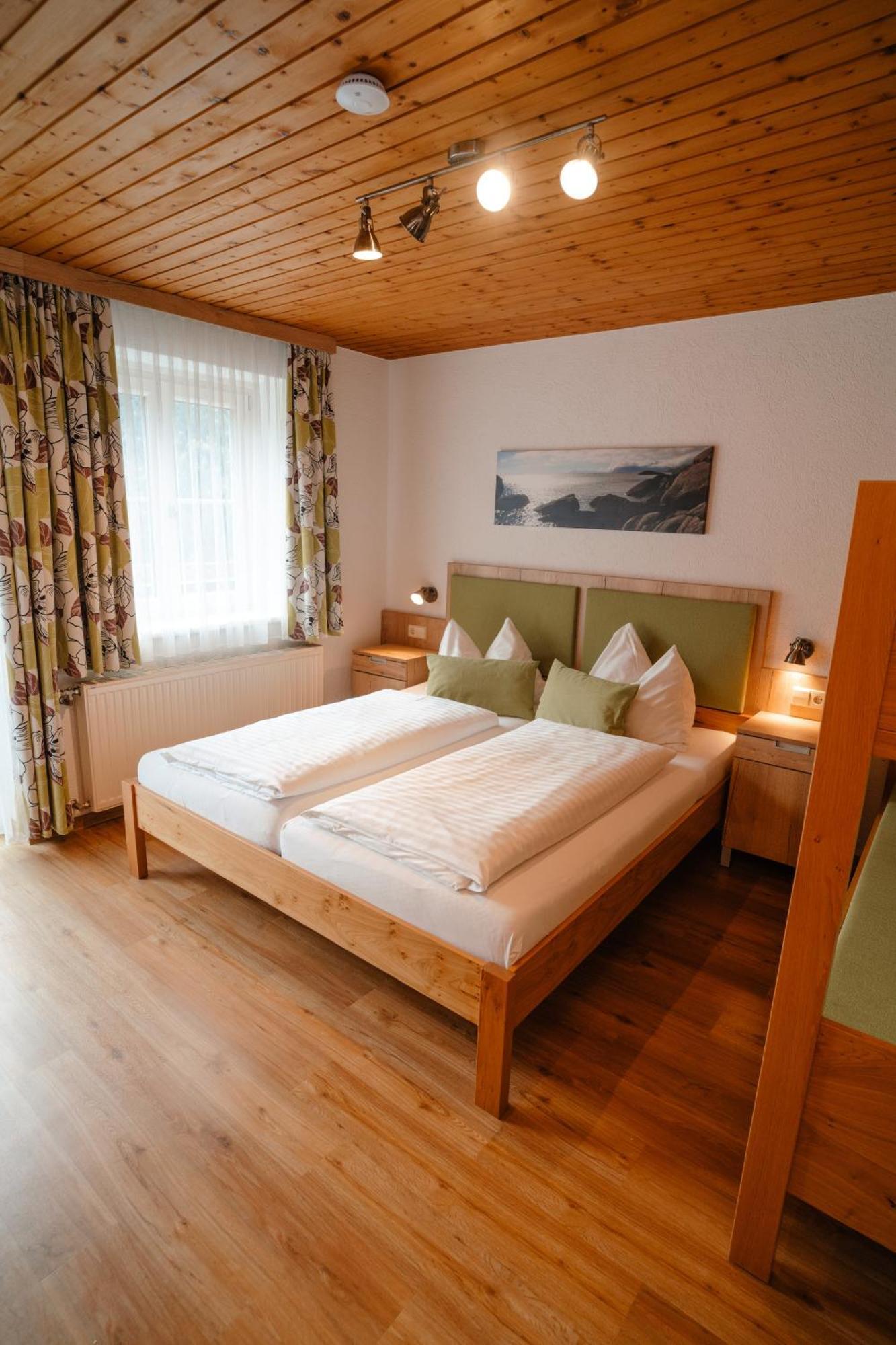 Ertlschweigerhaus Pension - Appartements - Zimmer Donnersbach Bagian luar foto
