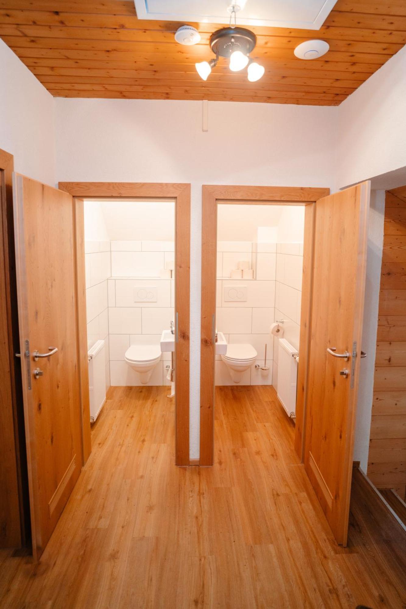 Ertlschweigerhaus Pension - Appartements - Zimmer Donnersbach Bagian luar foto