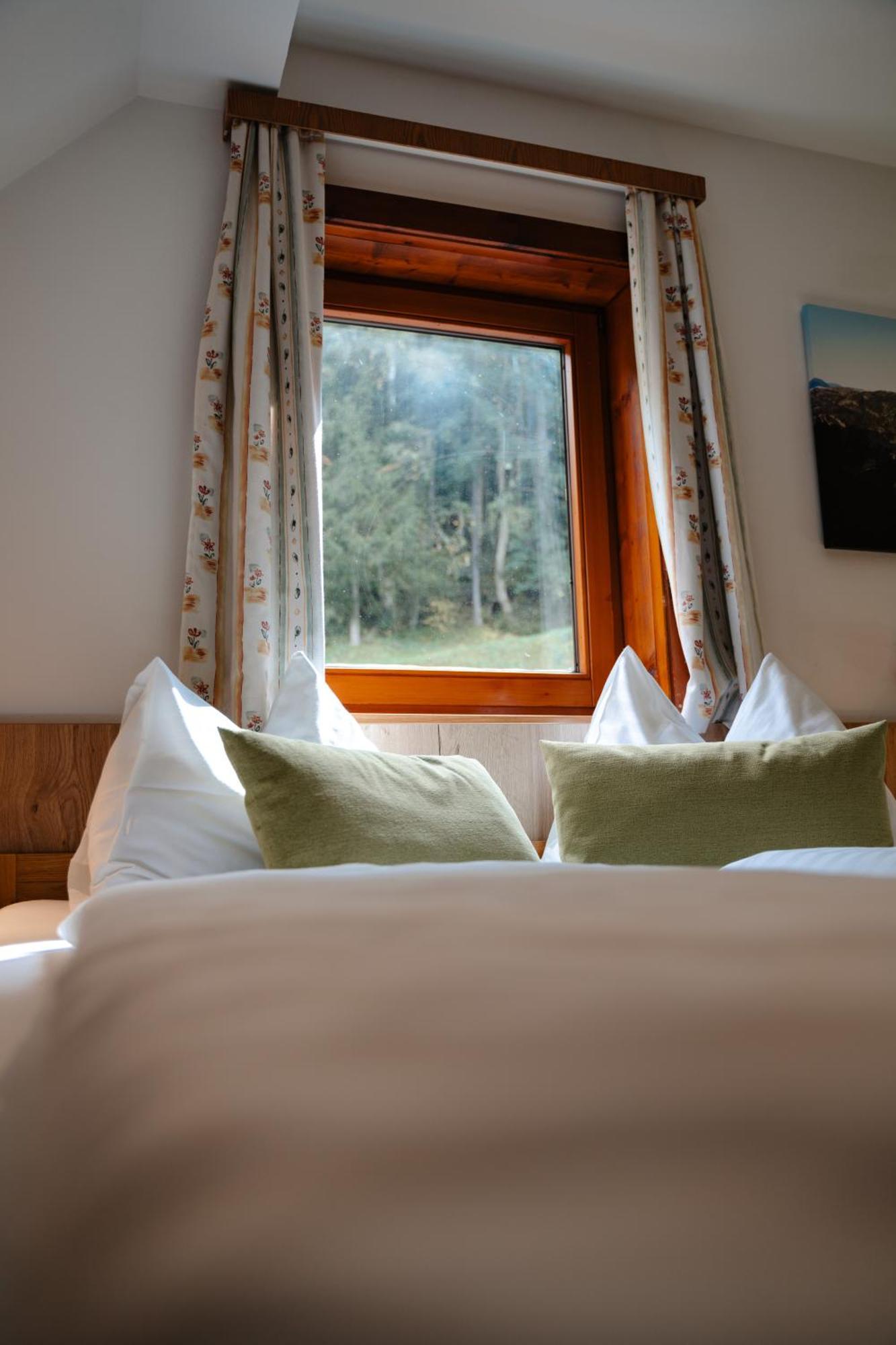 Ertlschweigerhaus Pension - Appartements - Zimmer Donnersbach Bagian luar foto