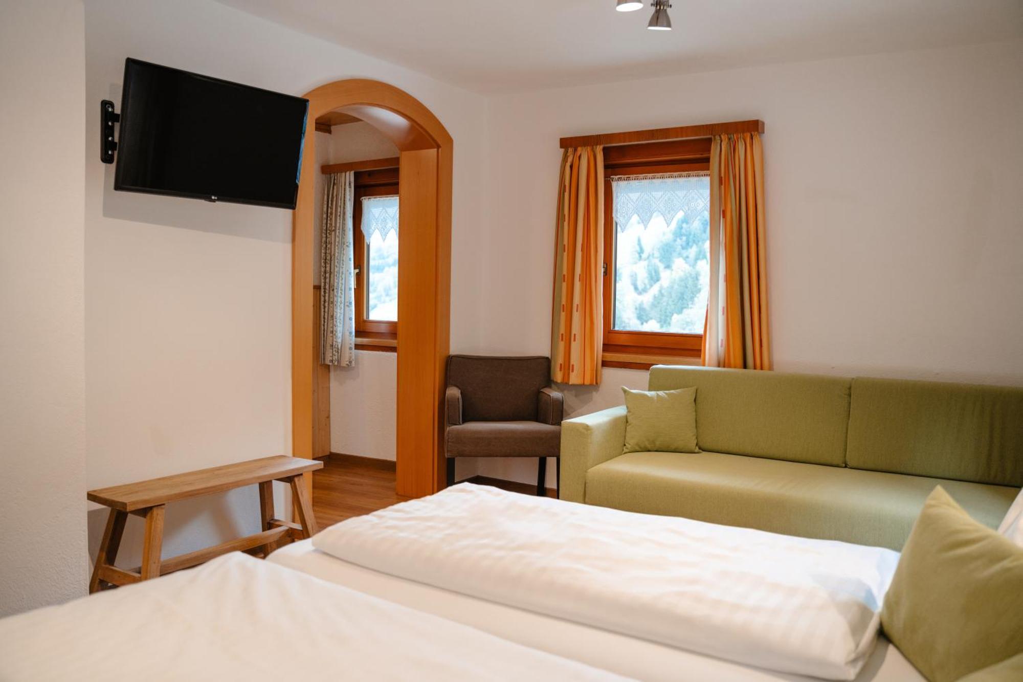 Ertlschweigerhaus Pension - Appartements - Zimmer Donnersbach Bagian luar foto