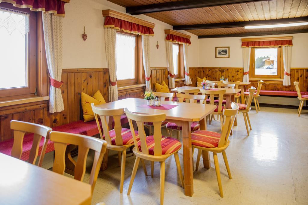 Ertlschweigerhaus Pension - Appartements - Zimmer Donnersbach Bagian luar foto