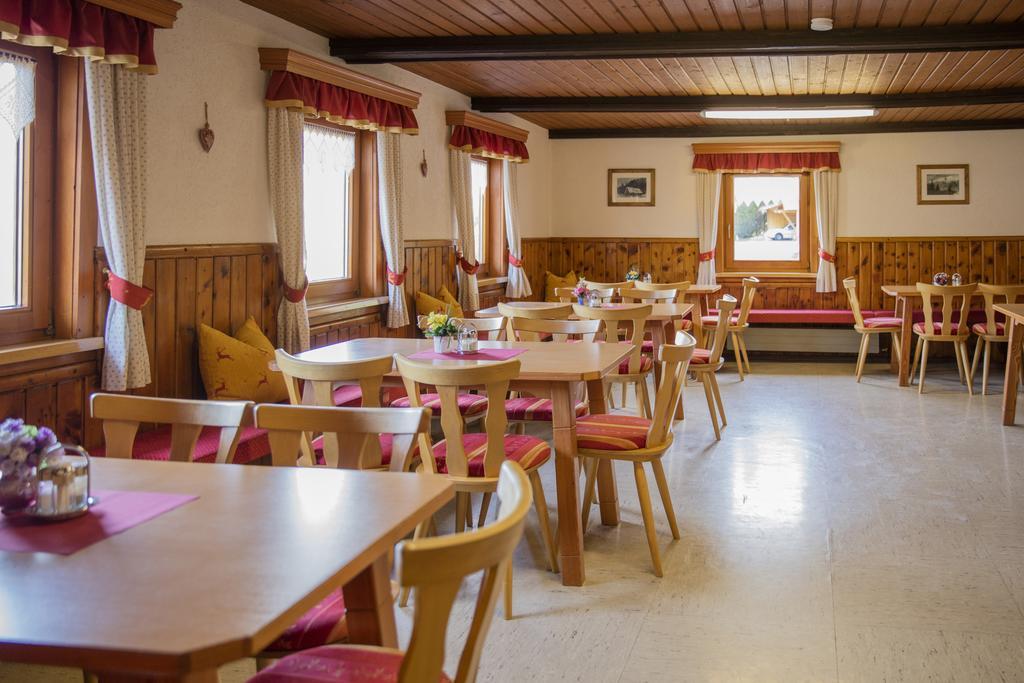 Ertlschweigerhaus Pension - Appartements - Zimmer Donnersbach Bagian luar foto