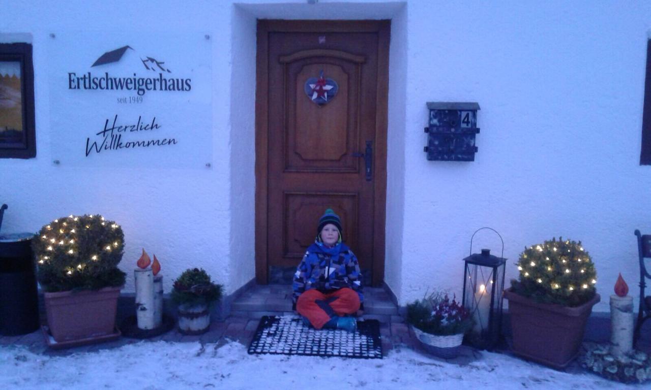 Ertlschweigerhaus Pension - Appartements - Zimmer Donnersbach Bagian luar foto