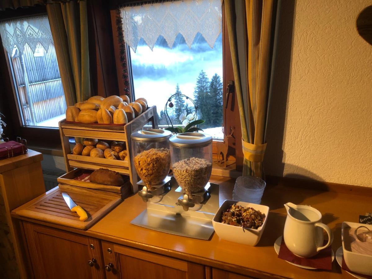 Ertlschweigerhaus Pension - Appartements - Zimmer Donnersbach Bagian luar foto